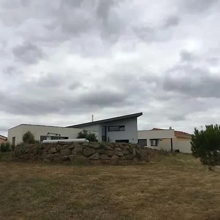Maison Contemporaine Avec Grande Piscine *