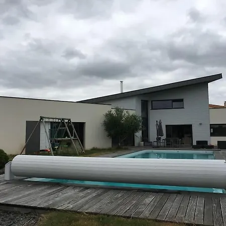 Maison Contemporaine Avec Grande Piscine Villa Cholet